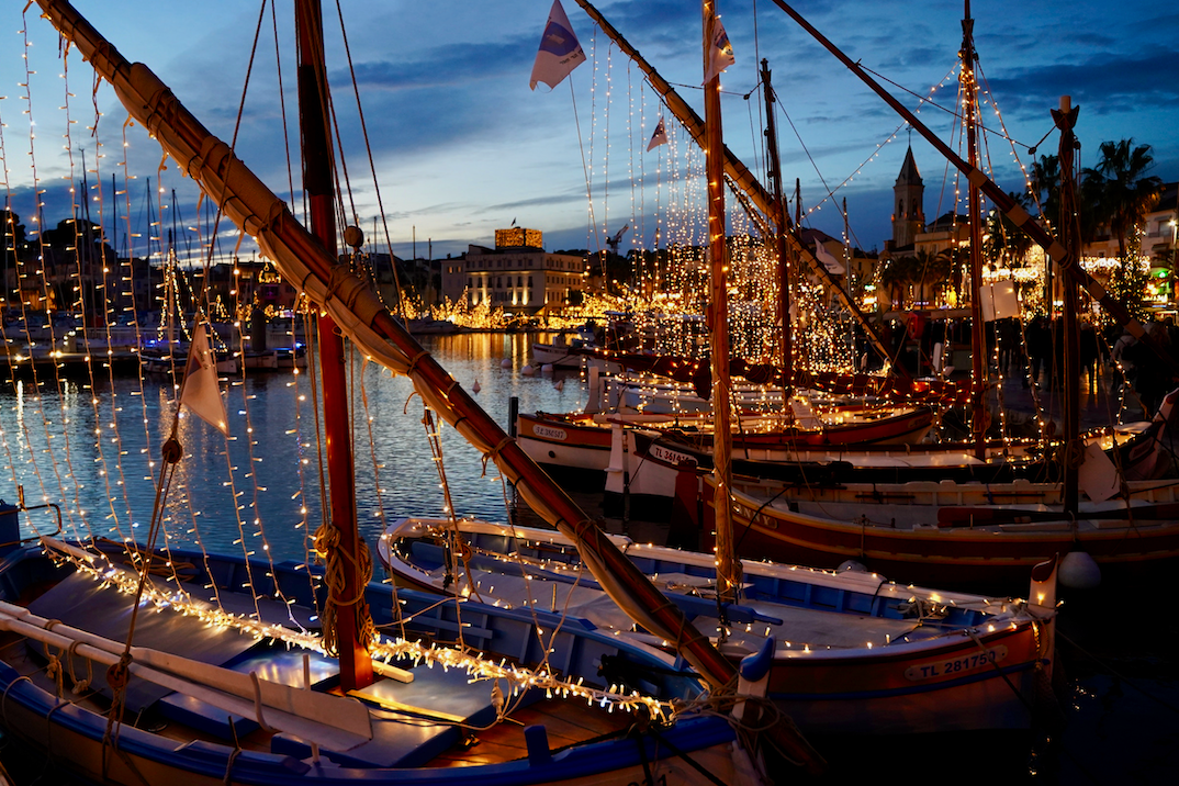 Provence Harbor Holiday Light Show