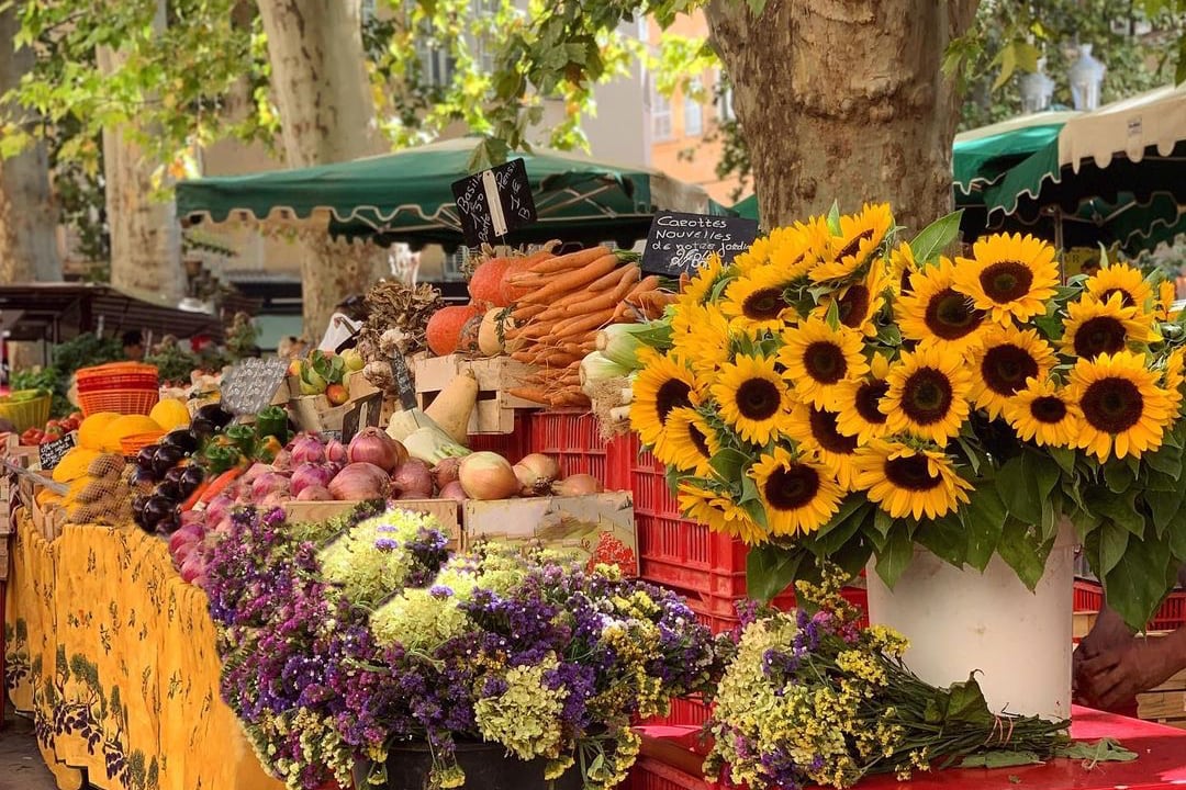 7 French Instagram Accounts You'll Love