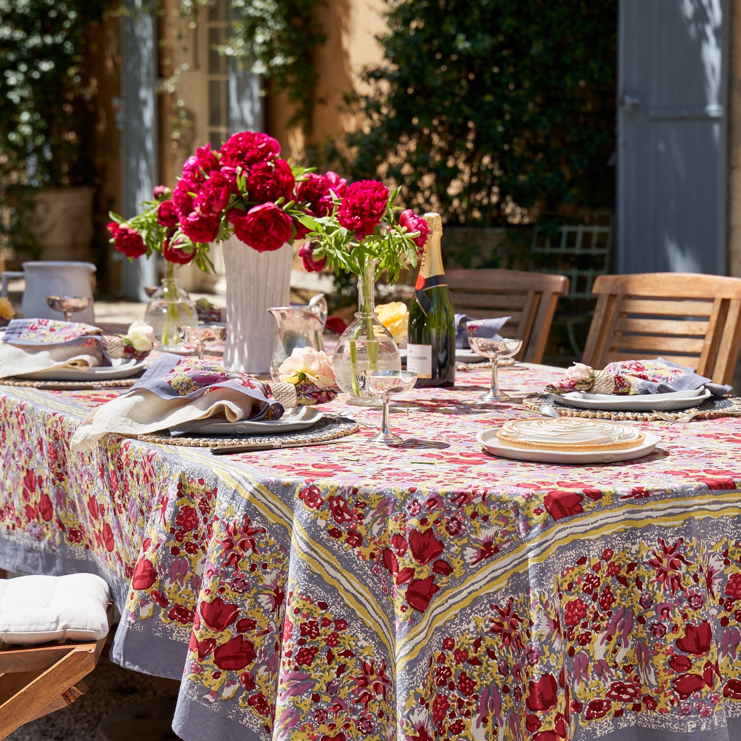 French Tablecloth Jardin Red & Grey
