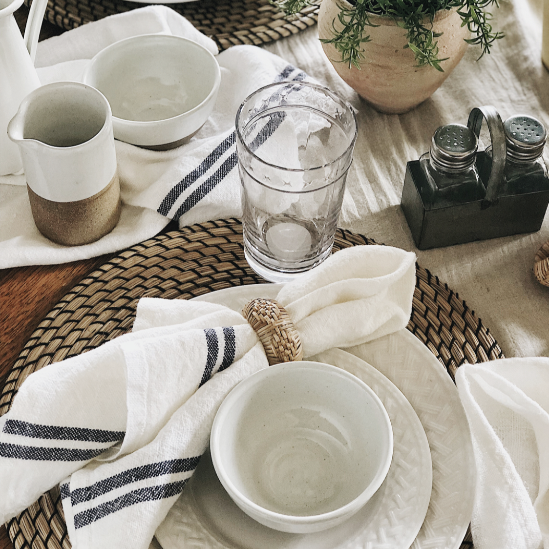 Vintage Linen Napkins Ivory & Navy, Set of 4