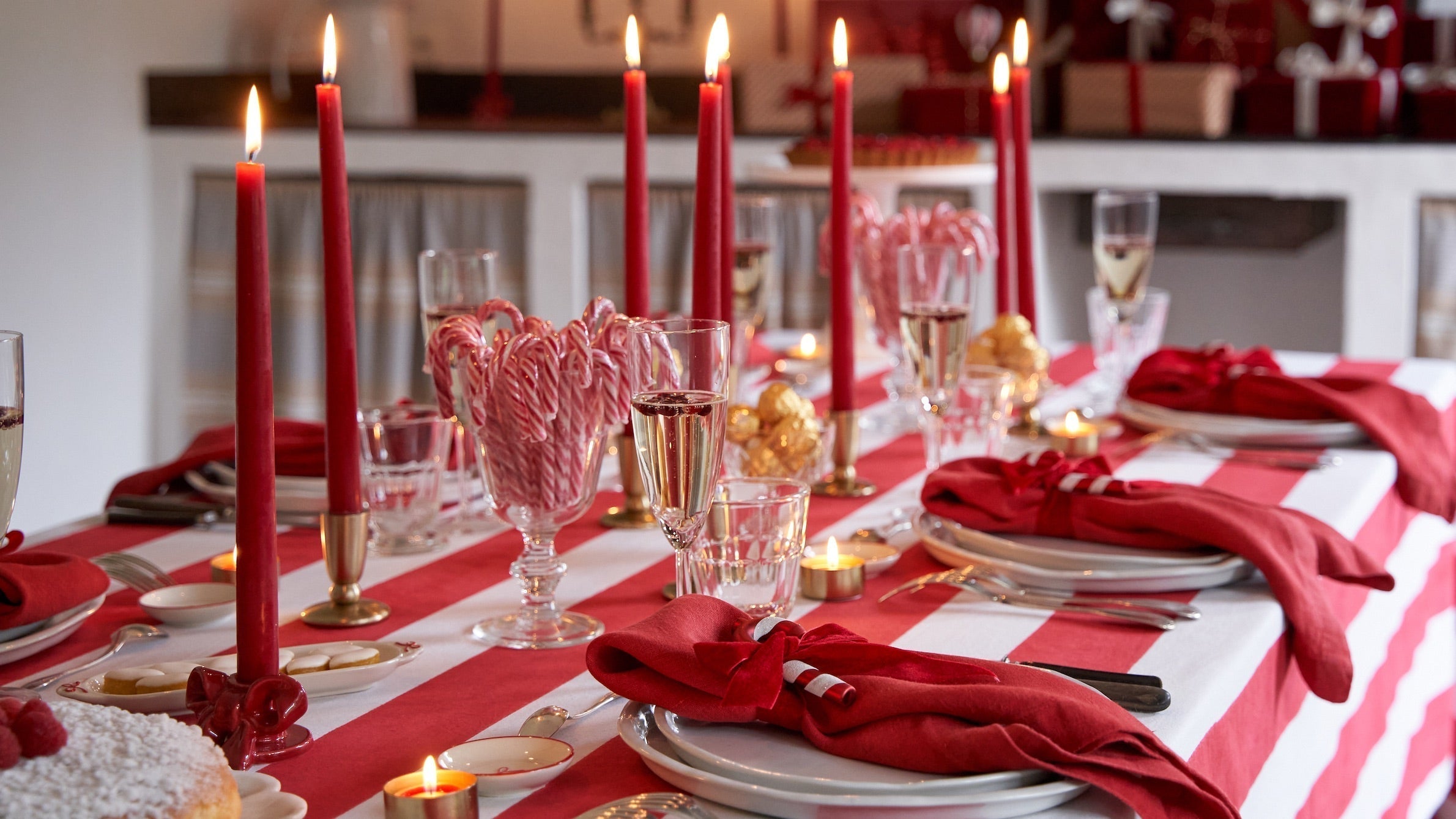 Making of a Christmas Tablescape with a Candy Cane Twist