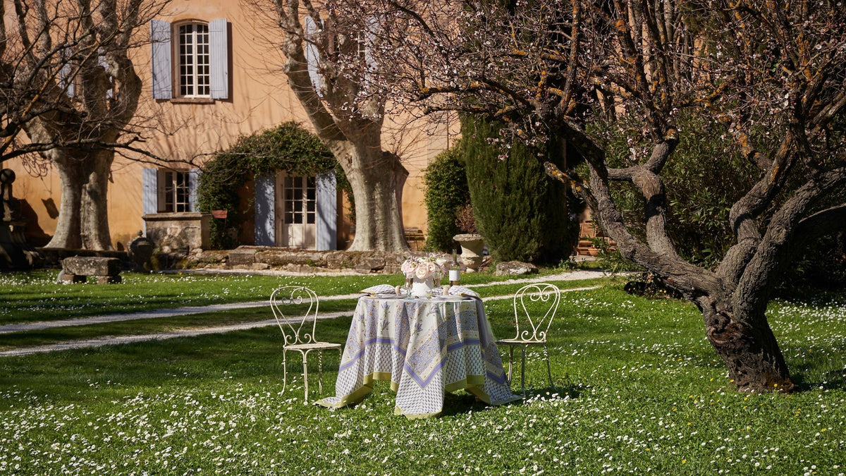 Alfresco Dining - Lavender Bouquet Edition