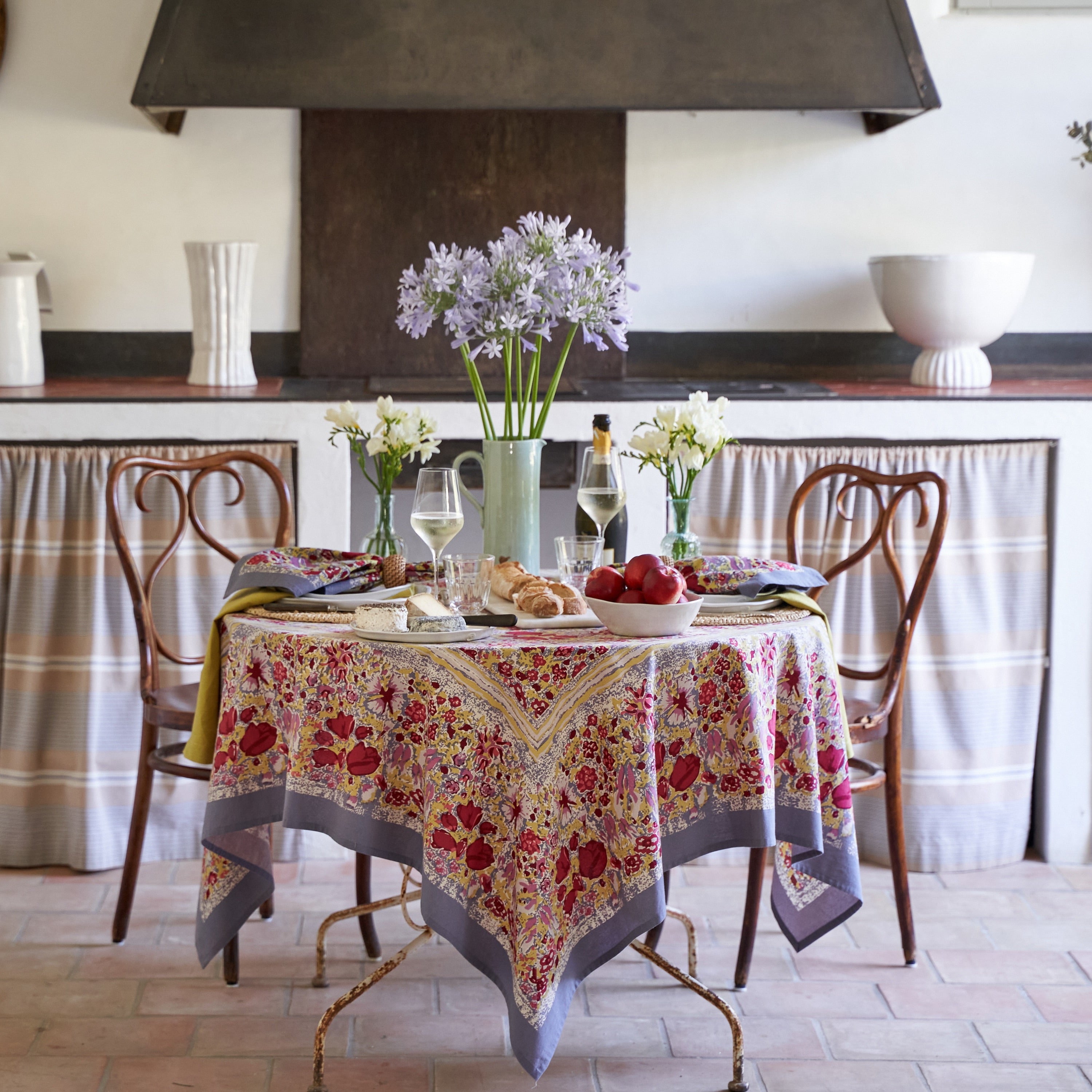 Jardin Red & Grey French Tablecloth - Thumbnail 5