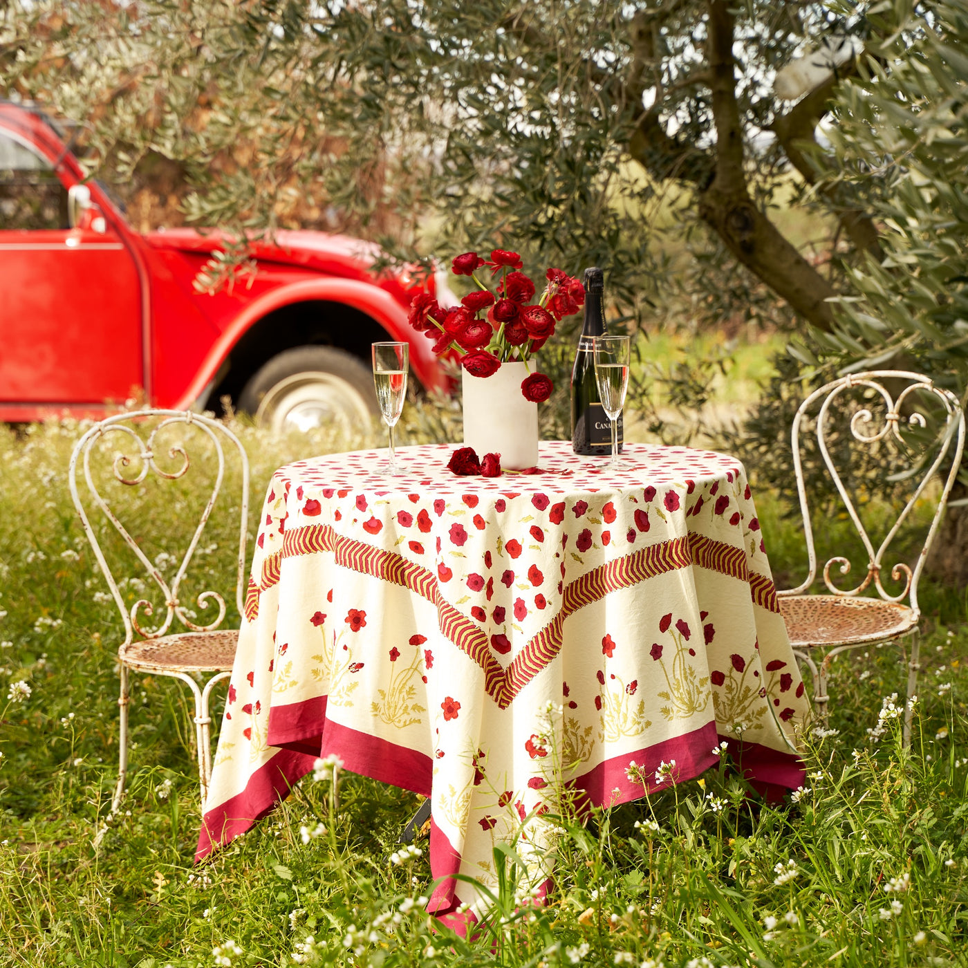 French Tablecloth Poppies