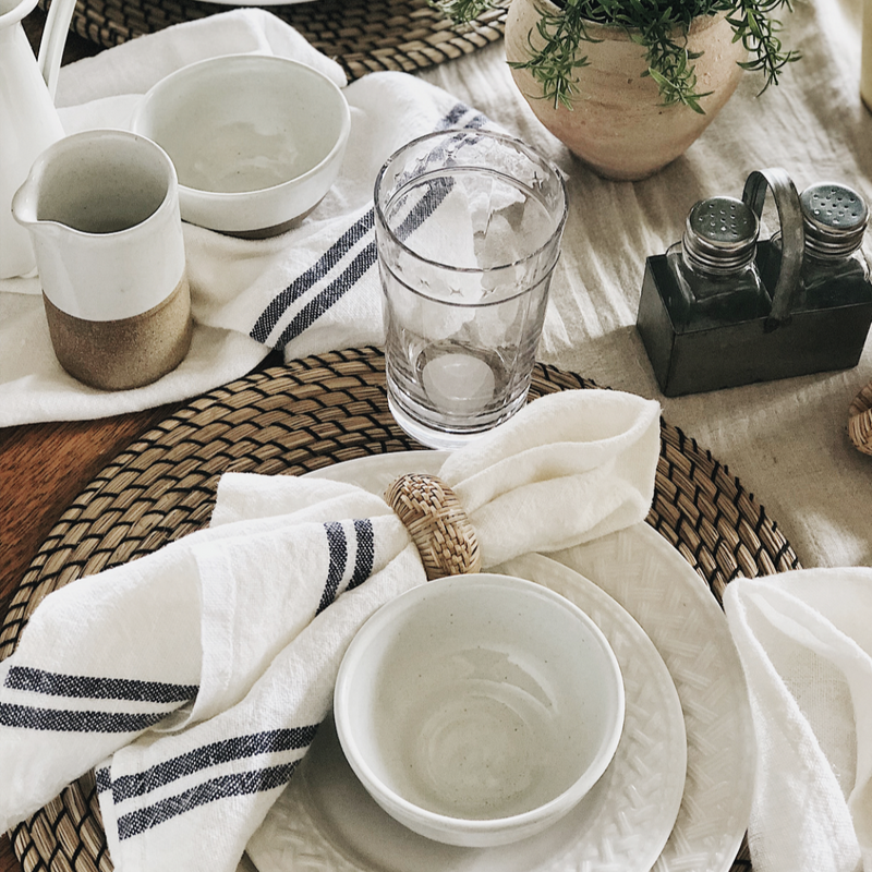 Vintage Linen Napkins Ivory & Navy, Set of 4